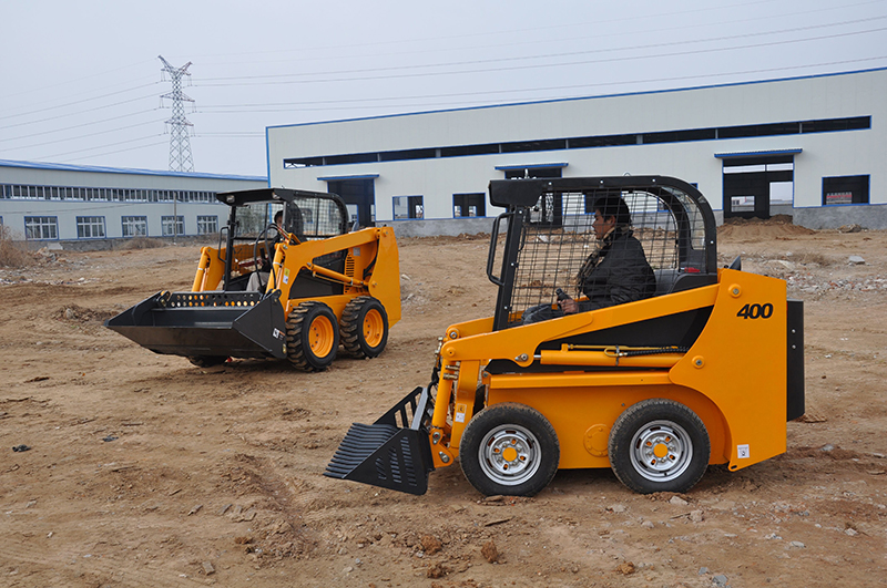 鏟車除雪作業(yè) 中國(guó)路面機(jī)械網(wǎng)上的建筑機(jī)械力量